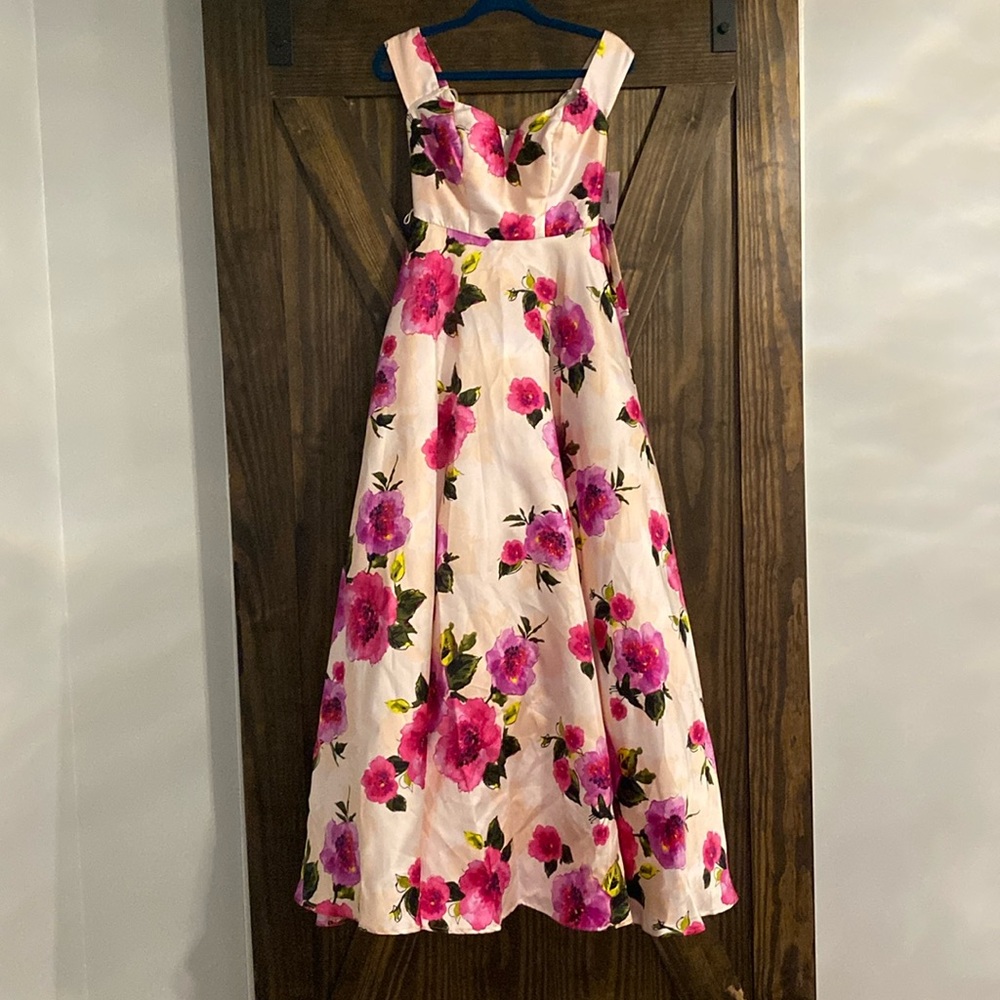 Long Beautiful Dress new with tags